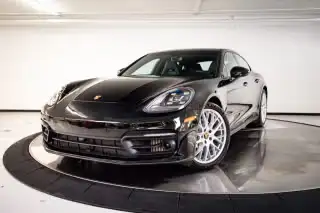 2023 Porsche Panamera Base's photo