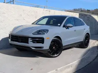 2026 Porsche Cayenne Base photo 5