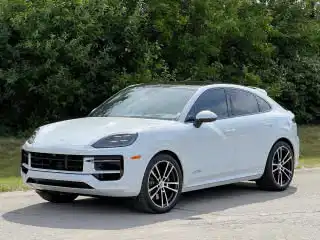 2025 Porsche Cayenne GTS's photo
