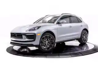 2026 Porsche Macan Base's photo