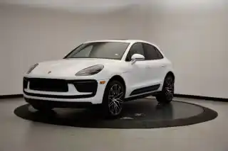 2026 Porsche Macan Base's photo