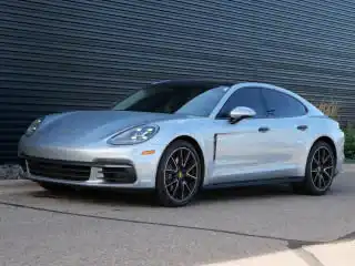 2018 Porsche Panamera 4S's photo