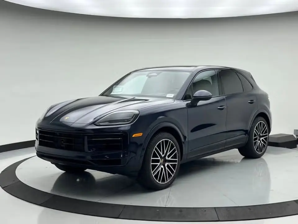2026 Porsche Cayenne Base photo 3