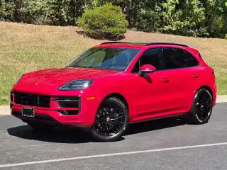 2025 Porsche Cayenne Base's photo