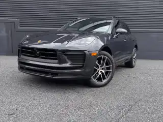 2026 Porsche Macan Base's photo