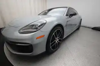 2023 Porsche Panamera 4 Executive's photo