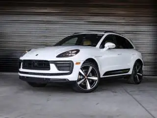 2026 Porsche Macan Base photo 1