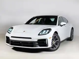 2025 Porsche Panamera 4's photo