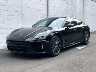 2025 Porsche Panamera 4's photo