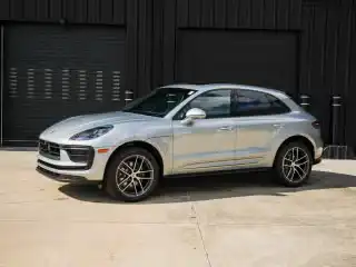 2026 Porsche Macan T's photo