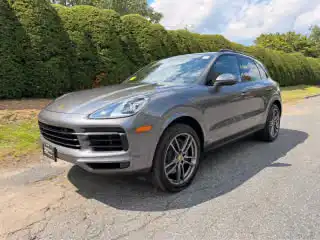 2023 Porsche Cayenne Platinum Edition's photo