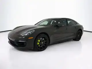 2023 Porsche Panamera 4 E-Hybrid's photo