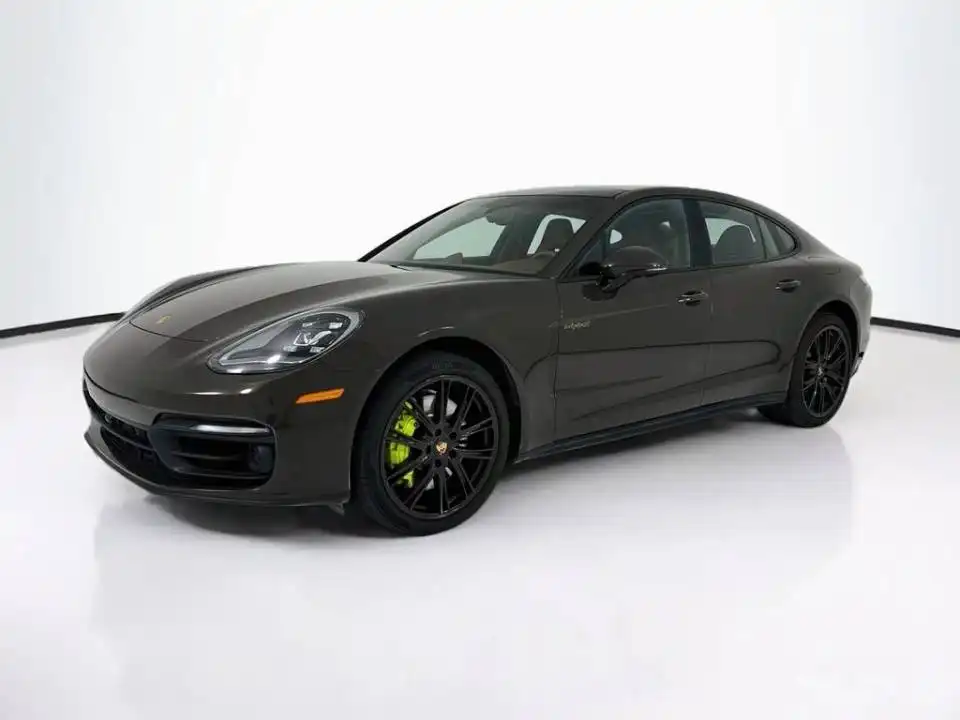 2023 Porsche Panamera 4 E-Hybrid's photo