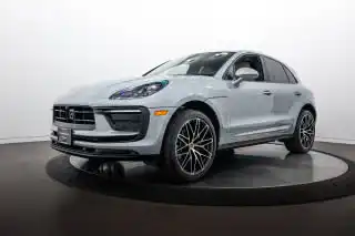 2026 Porsche Macan Base's photo