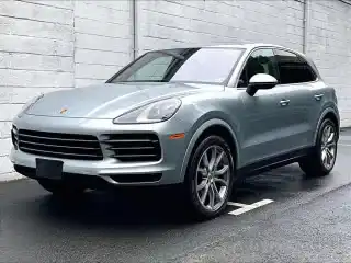 2022 Porsche Cayenne Base's photo