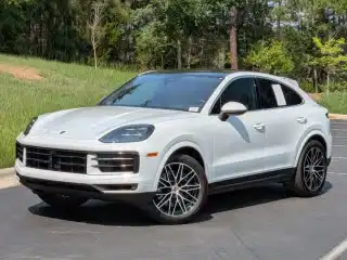 2025 Porsche Cayenne Base's photo
