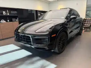 2023 Porsche Cayenne GTS's photo