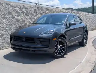 2026 Porsche Macan Base's photo