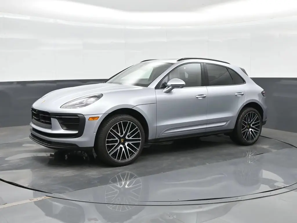 2024 Porsche Macan Base photo 4