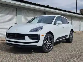 2026 Porsche Macan Base's photo