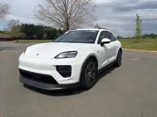2025 Porsche Macan Macan 4S Electric's photo