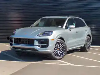 2026 Porsche Cayenne Base's photo