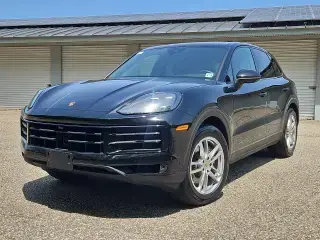 2024 Porsche Cayenne Base photo 5
