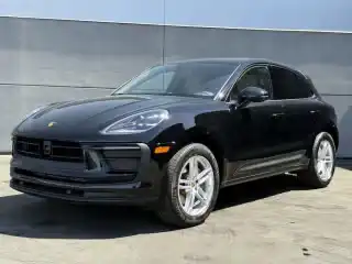 2025 Porsche Macan Base's photo