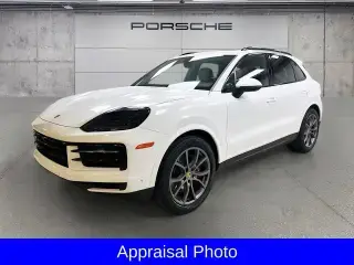 2024 Porsche Cayenne Base photo 5