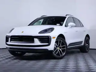 2026 Porsche Macan Base's photo