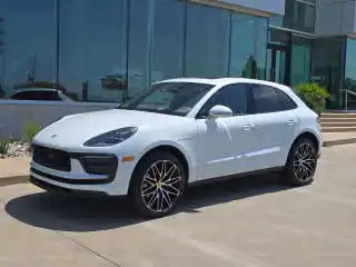 2023 Porsche Macan Base's photo