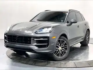 2025 Porsche Cayenne Base's photo