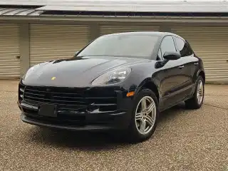 2021 Porsche Macan Base's photo