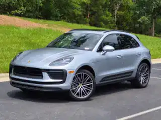2026 Porsche Macan T's photo