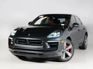 2025 Porsche Macan S's photo