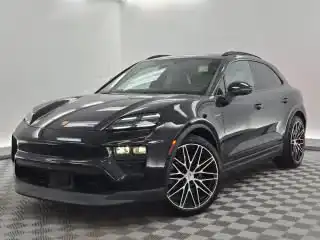 2026 Porsche Macan Macan 4 Electric's photo