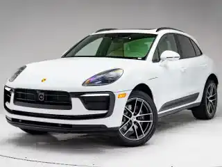 2026 Porsche Macan Base's photo