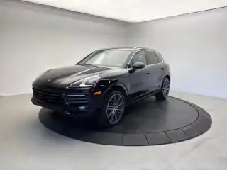 2023 Porsche Cayenne Platinum Edition's photo