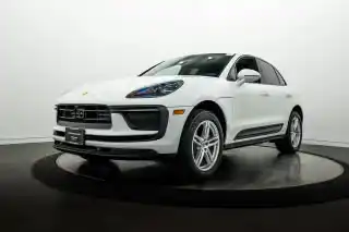 2026 Porsche Macan Base's photo