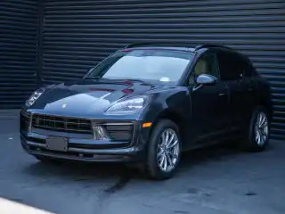 2022 Porsche Macan Base's photo