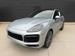 2022 Porsche Cayenne GTS's photo