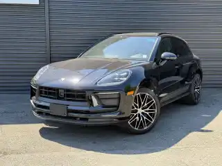 2026 Porsche Macan Base's photo