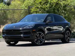 2023 Porsche Cayenne S's photo
