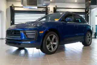 2025 Porsche Macan Base's photo