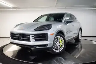 2025 Porsche Cayenne E-Hybrid photo 5