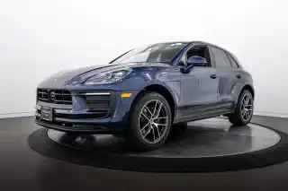 2026 Porsche Macan Base's photo