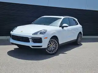 2023 Porsche Cayenne Platinum Edition's photo