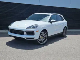 2023 Porsche Cayenne Platinum Edition photo 5