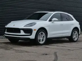 2026 Porsche Macan undefined photo 5