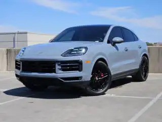 2025 Porsche Cayenne S's photo